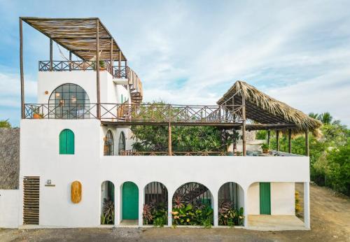 El Paredon Villa | MANGOMIEL by Caravana