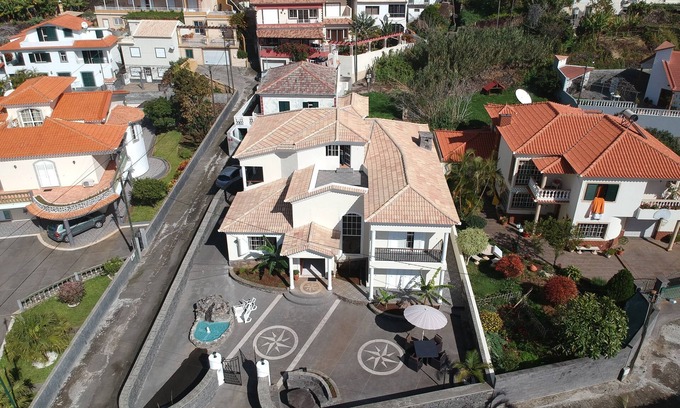 Prazeres House | Mansion Almond - Sea, sun and a charming refuge!