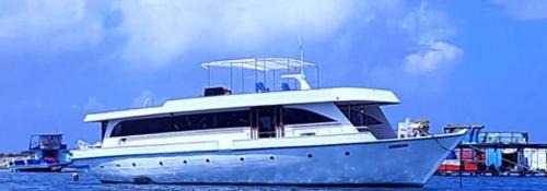 Farukolhufushi Island Boat Rental | Marina Safari Boat