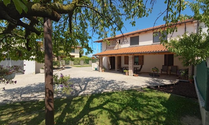 Santa Maria di Sala Apartment | Marsari House