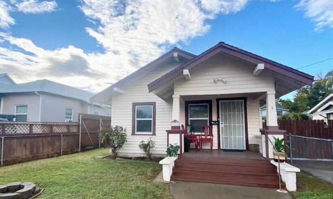 Yuba City House | Marysville 3 bedroom 4 beds 2 bath home-Oldest Little City Right in Town