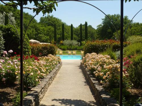 Gordes Hotel | Mas De La Senancole