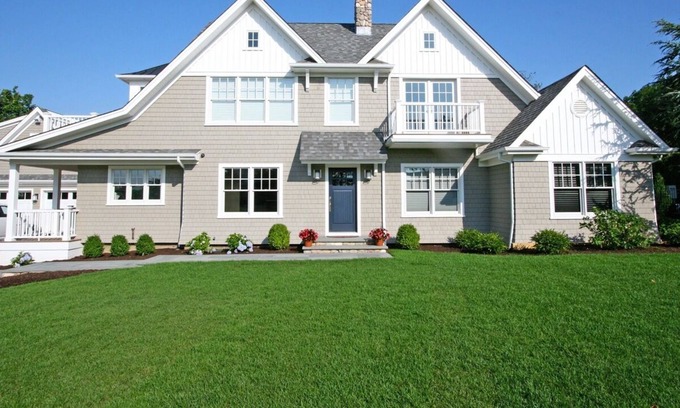 Mattituck House | MATTITUCK NORTH FORK HOME IN IDYLLIC SETTING