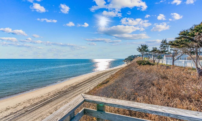 Mashpee Cottage | Maushop Village-Exceptional, 2 bedrooms, Sleeps 4, 1.5 baths, with great views.