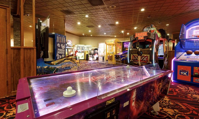 Elko Hotel | Maverick Hotel and Casino by Red Lion Hotels
