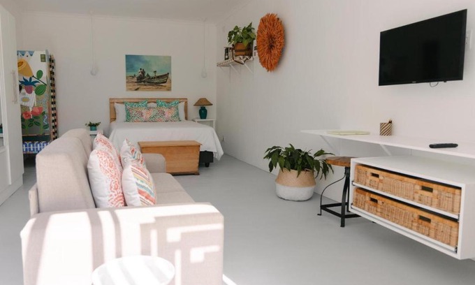 Somerset West House | McLeod's & Stuart's Cottage