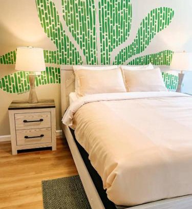 Townsend Hotel | Meadow Room At The Trailblazer Unit 3