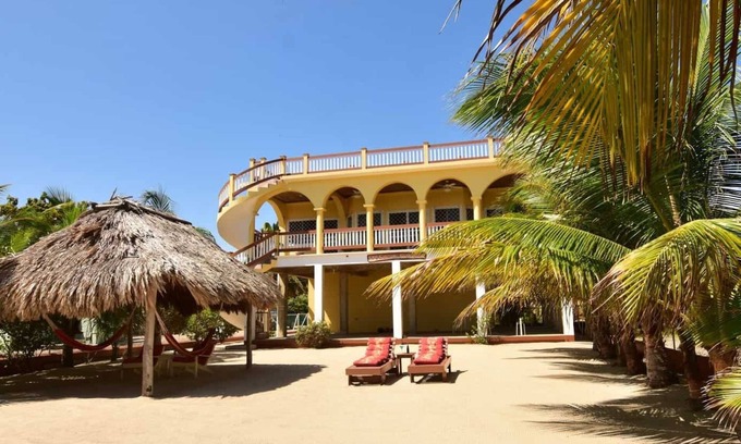 Hopkins House | Mellow Yellow Beach House