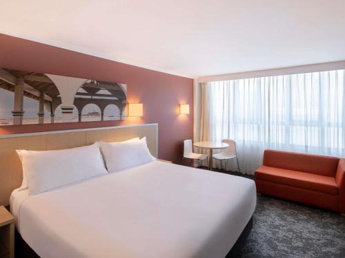 Newcastle West Hotel | Mercure Newcastle