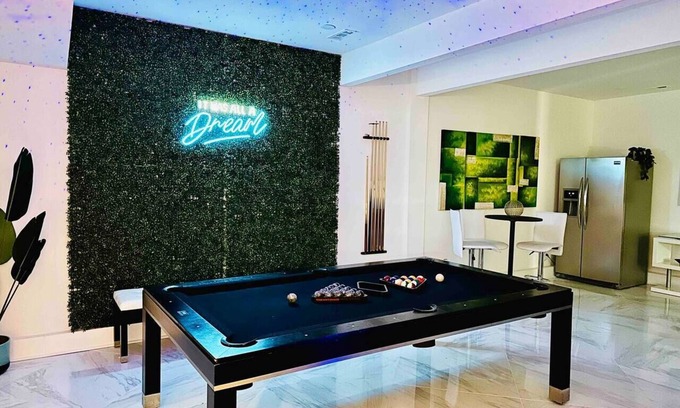 Dilworth House | Miami Escape w/Pool & Hot Tub