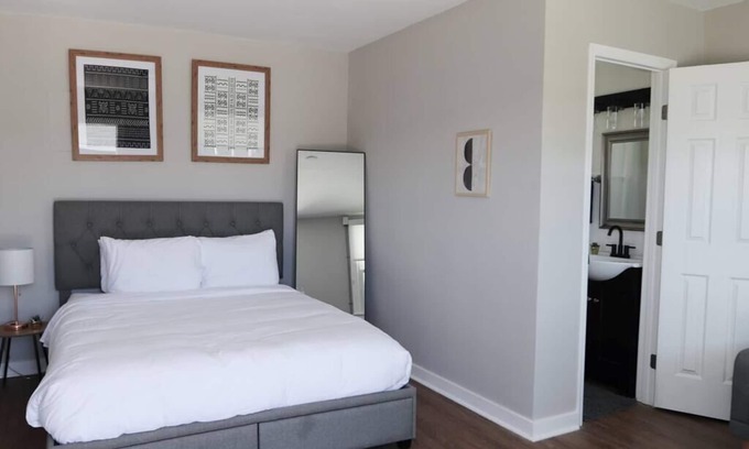 Nashville Hotel | Micro Motel 1 Bed! Su