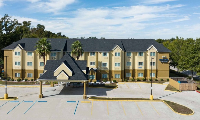 Bayou Cane Hotel | Microtel Inn & Suites by Wyndham Houma