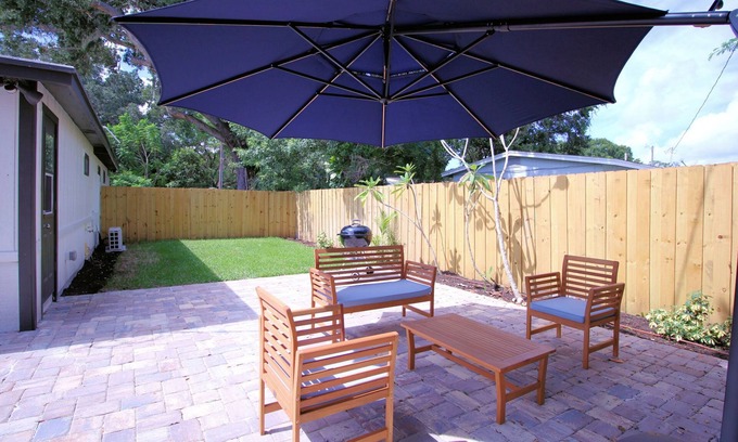 Arlington Park House | Mid-Century 1/1 Near Downtown/Siesta Key/SMH/Arlington Park