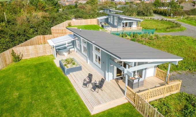 Braunton House | Middle Thorne, Great Field Lodges