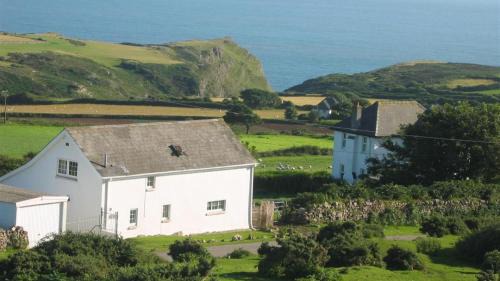 Crynant House | Middleton Hall Cottage