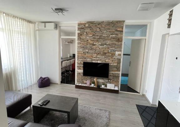 Novi Beograd Apartment | Milan