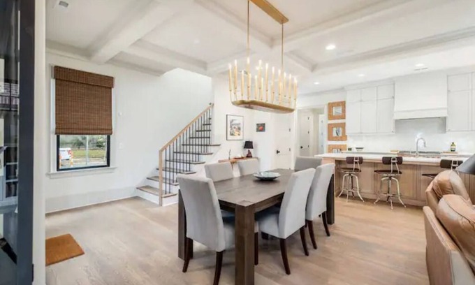 Dilworth House | Million dollar home walking distance to Uptown