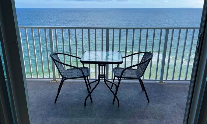 Ono Island Condo | MILLION DOLLAR VIEW WITH PRIVATE PARKING SPOT #75 " BOOK A WEEK GET A DISCOUNT"