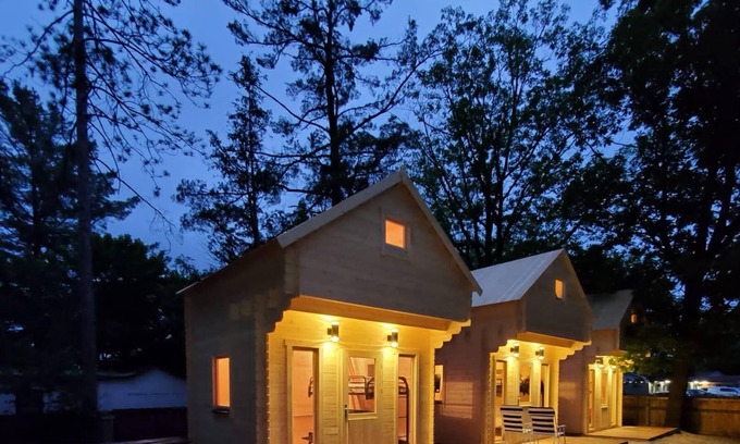 Wasaga Beach Cabin | Mini Home by the Beach