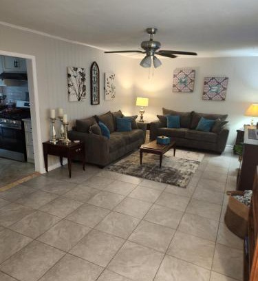 North Shore House | Mission House