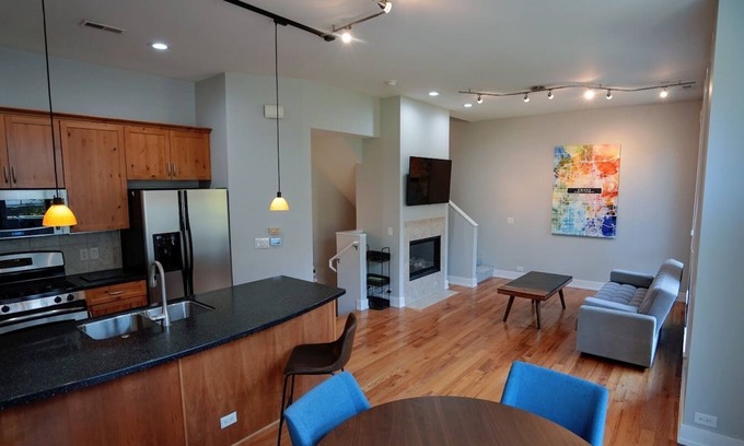 Southeast Omaha House | Modern 2 bedroom Townhouse, steps to the Old Market. Ideal Location