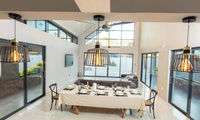 Victoria Falls House | Modern 4-bedroom house in enchanting Victoria Falls with AC, Pool & WiFi