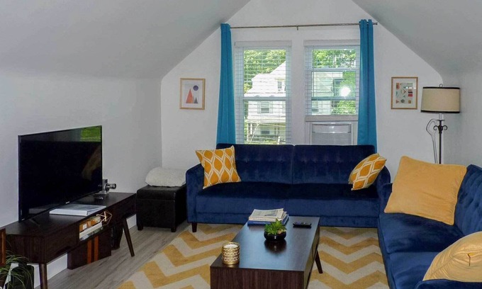 Montclair Apartment | Modern-Chic Apartment < 1 Mi to Downtown Montclair