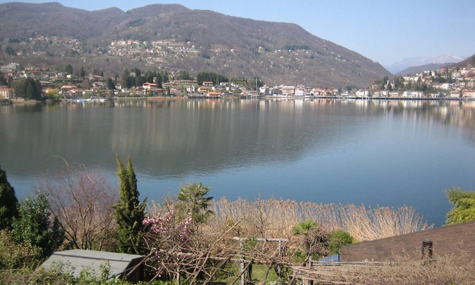 Caslano Apartment | Modern, comfortable loft apartment, right on the lake and Monte Caslano.
