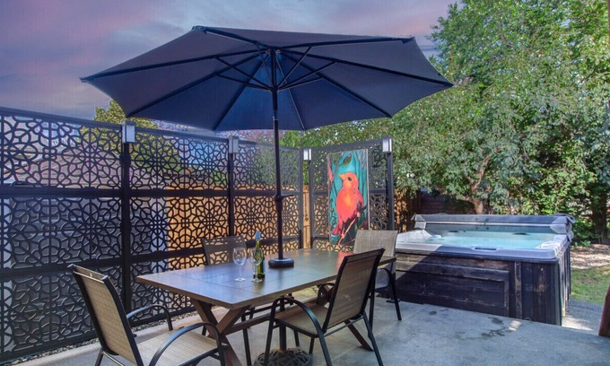 West Edmonton House | Modern Eclectic Home~Walk to WEM~AirCon~Yard~Hot Tub