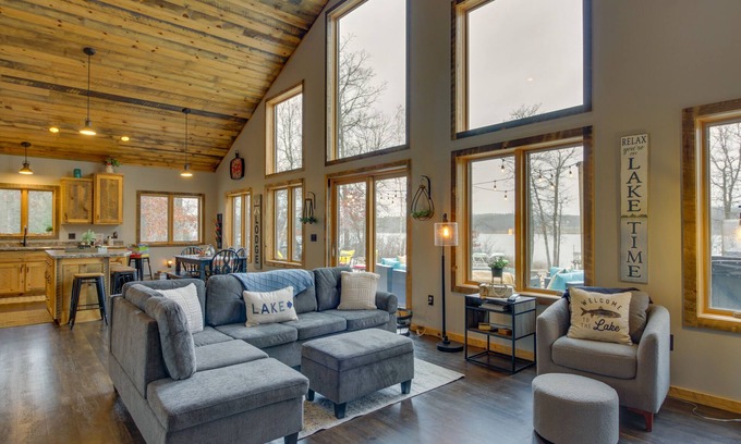 Nevis House | Modern Lakeside Chalet on Crow Wing Chain w/Dock!