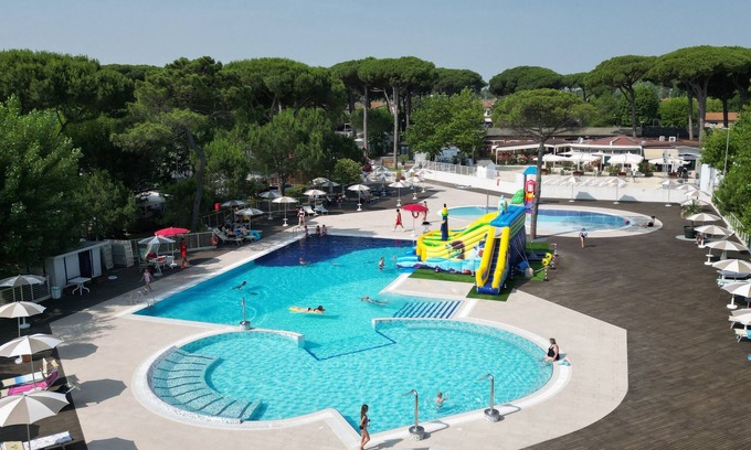 Lido Adriano House | Modern mobile home in Marina 3 campings included, 3 bedrooms, 2 bathrooms, beach