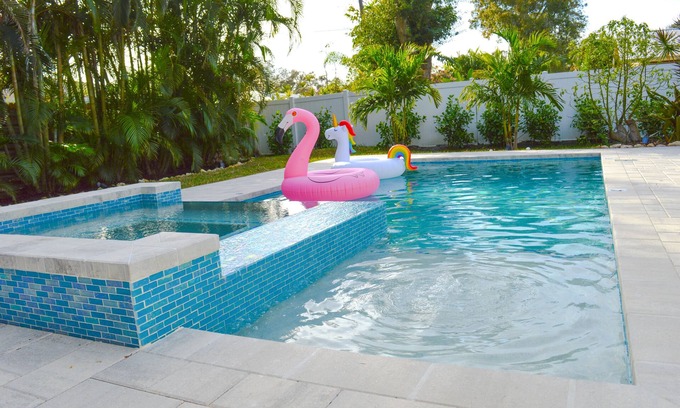Arlington Park House | Modern Organic King Beds Salt POOL/SPA Dwtn Sarasota Retreat near Siesta Beach