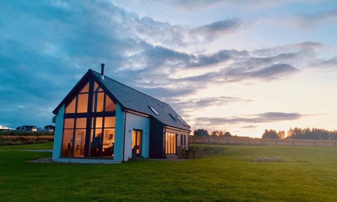 Keith House | Modern Rural Cottage for 2-6 people
