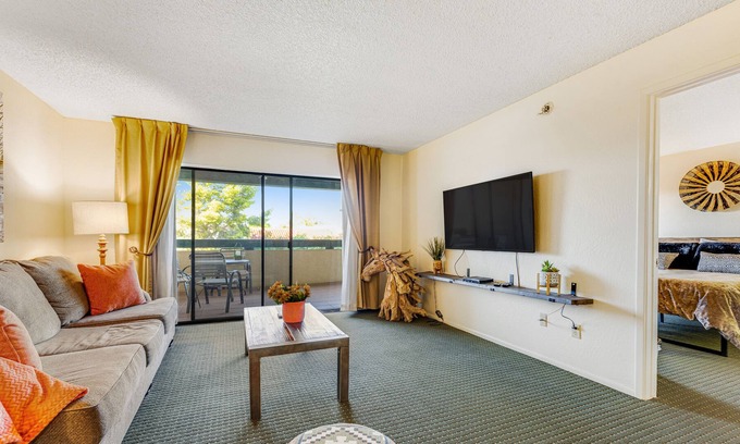 Inner Circle Condo | Modern Suite W/Free Wifi, Pool, and a Private Patio