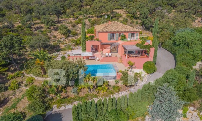 Grimaud House | Modern villa with swimmingpool for 8 persons in Grimaud