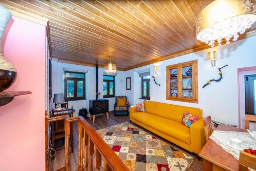 Lousa House | Montanhas do Xisto - Solar do Xisto Poente