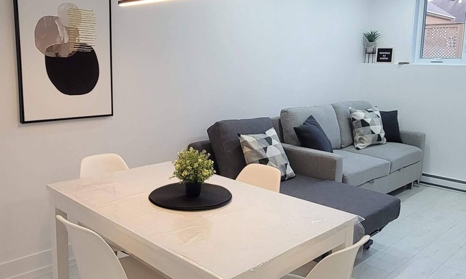 Beaupre Apartment | MONTSKI | Luxurious 〽️ condo