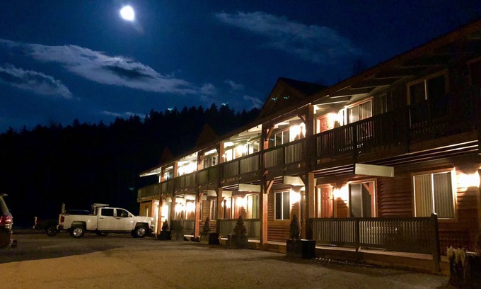 Greenville Junction Hotel | Moose Mountain inn