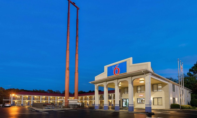 Cookeville Hotel | Motel 6 Cookeville, TN