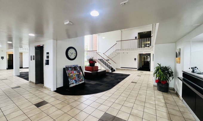Santa Ana Hotel | Motel 6 Irvine - Orange County Airport