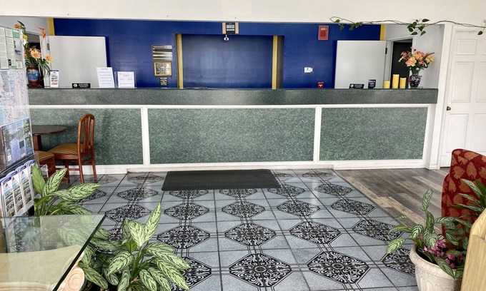Marianna Hotel | Motel 6 Marianna, FL