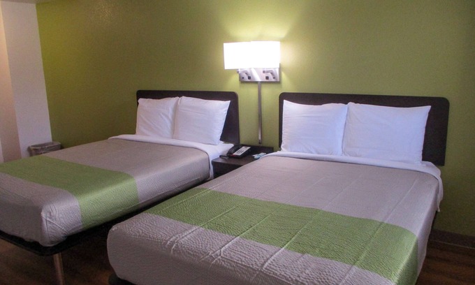North Olmsted Hotel | Motel 6 North Olmsted, OH - Cleveland