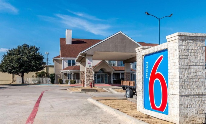 North Richland Hills Hotel | Motel 6-North Richland Hills, TX - NE Fort Worth