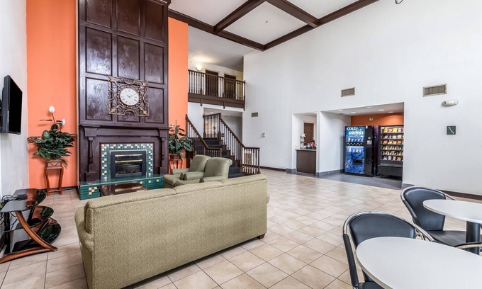 North Richland Hills Hotel | Motel 6 North Richland Hills, TX - NE Fort Worth