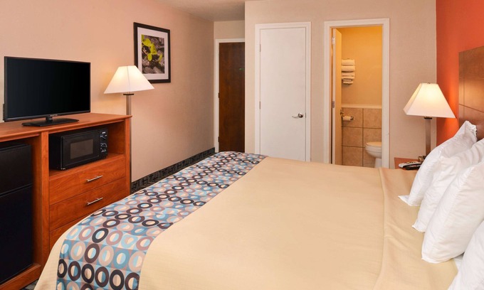 Putnam Hotel | Motel 6 Putnam, CT