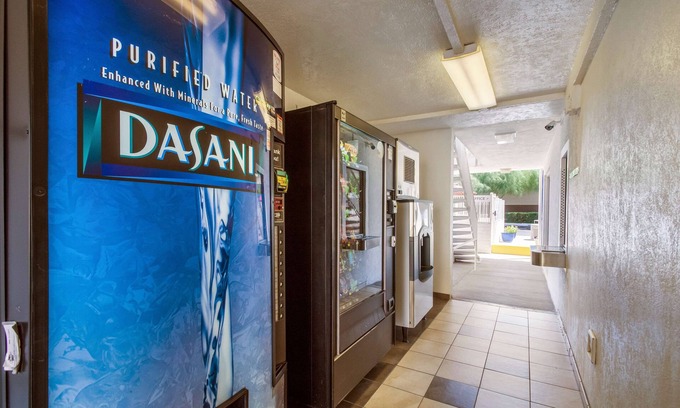 Youngtown Hotel | Motel 6 Youngtown, AZ - Phoenix - Sun City