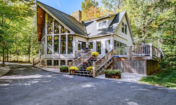 Sunday River Area House | Mountain House: Walk to Ski Trails! Hot Tub, Game Room, Ultimate Kitchen