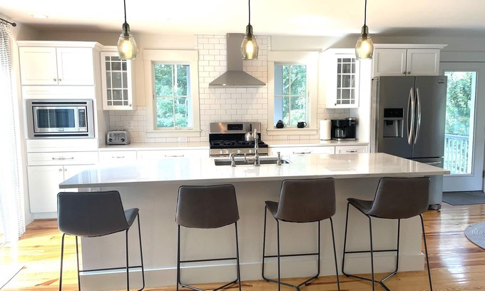 Oak Bluffs House | Multiple Ensuites, Central Air, Perfect Location