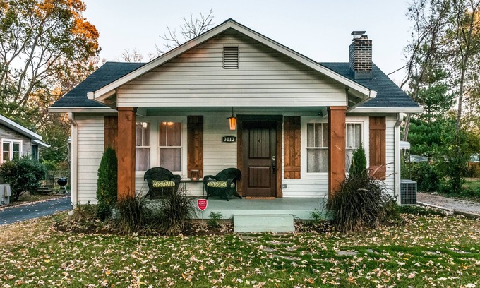 Glencliff House | Music City Roost~Nashville Style~ 10 min from Downtown & Music Row!~