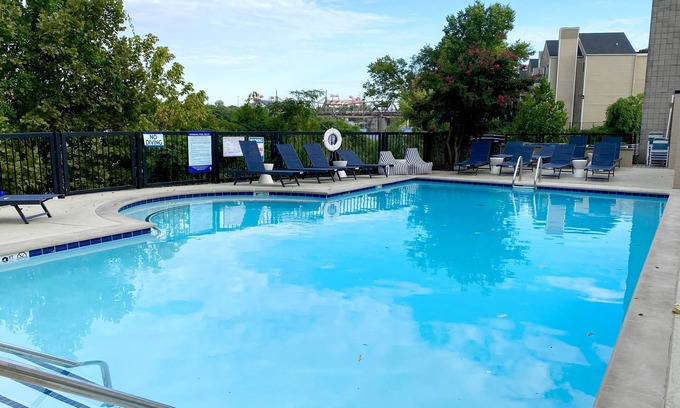 North Capitol Condo | Music City Style! Famous Downtown Broadway Honky Tonks 1 mile!